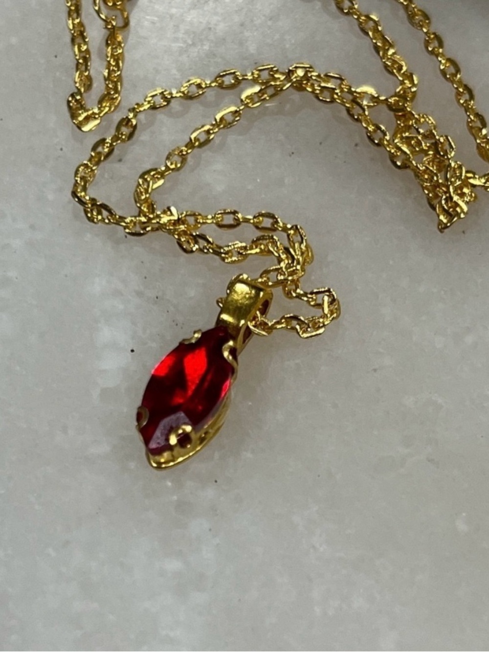 Radiant Ruby Red Glass Rhinestone Pendant Necklace